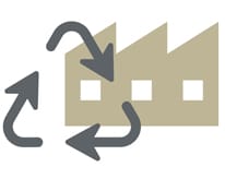 Icono del logotipo de reciclaje con tres flechas sobre un icono de edificios
