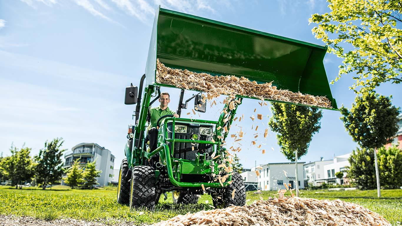 Tractor compacto con pala cargadora 120R