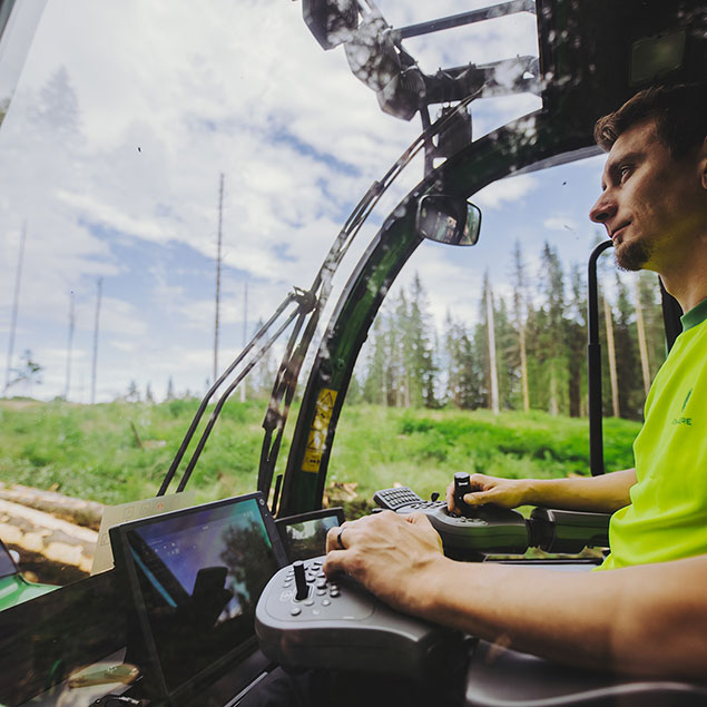 John Deere encuentraäkoneen ohjaamo