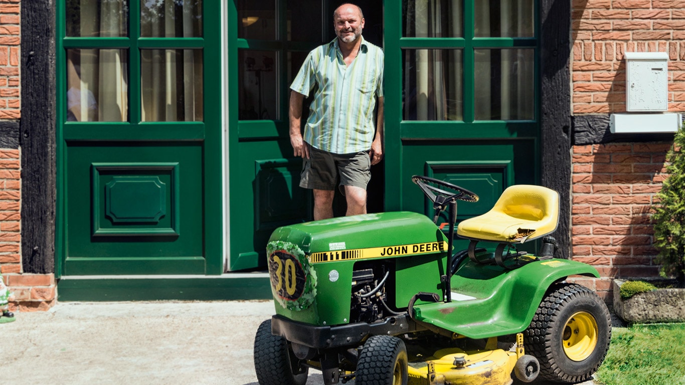 Viejo minitractor, Propietario, Cliente, Casa antigua