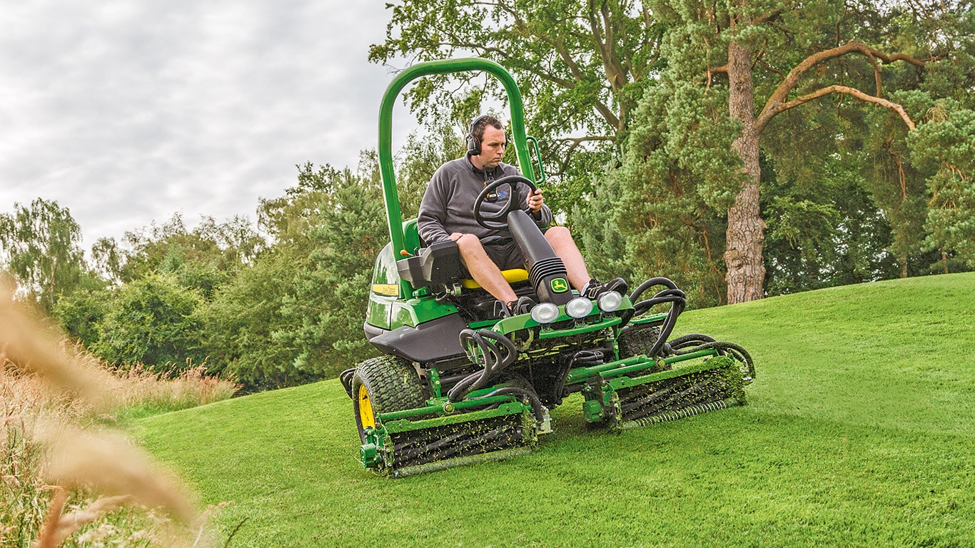 7200A, Cortacéspedes profesionales, Cortacéspedes para calles de golf, Cortacéspedes para greens, Cortacéspedes para remates, Tracción permanente a las 3 ruedas