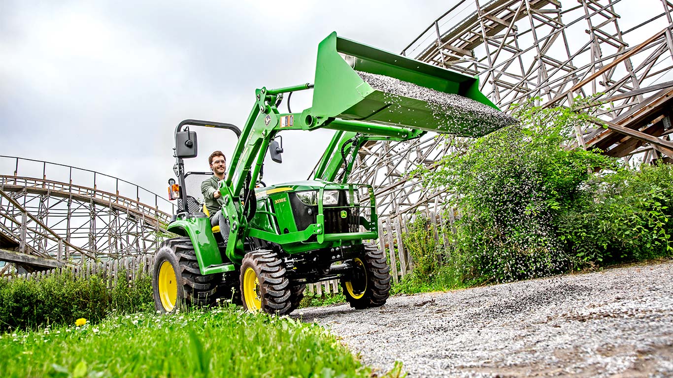 Tractor compacto con pala cargadora serie E