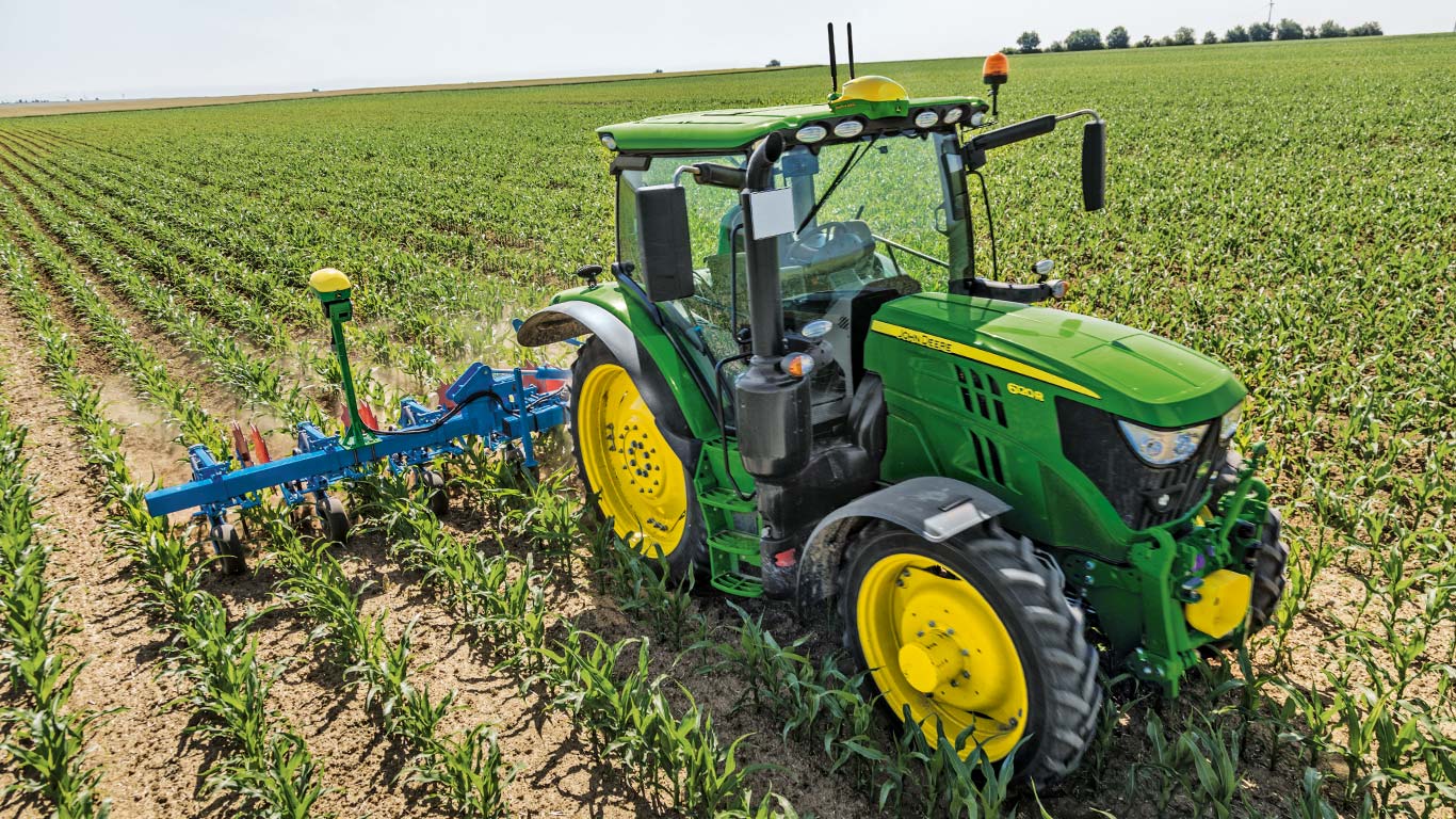 John Deere Active Implement Guidance integrado en el tractor
